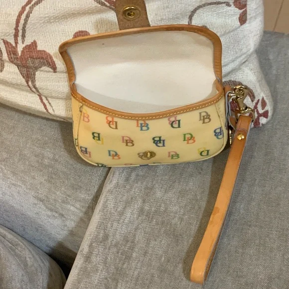 Vintage Dooney & Bourke Wristlet - Picture 6 of 9